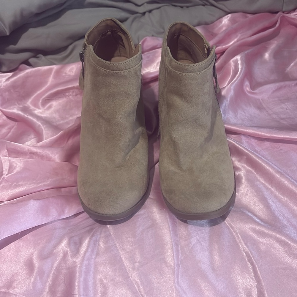 Heeled boots